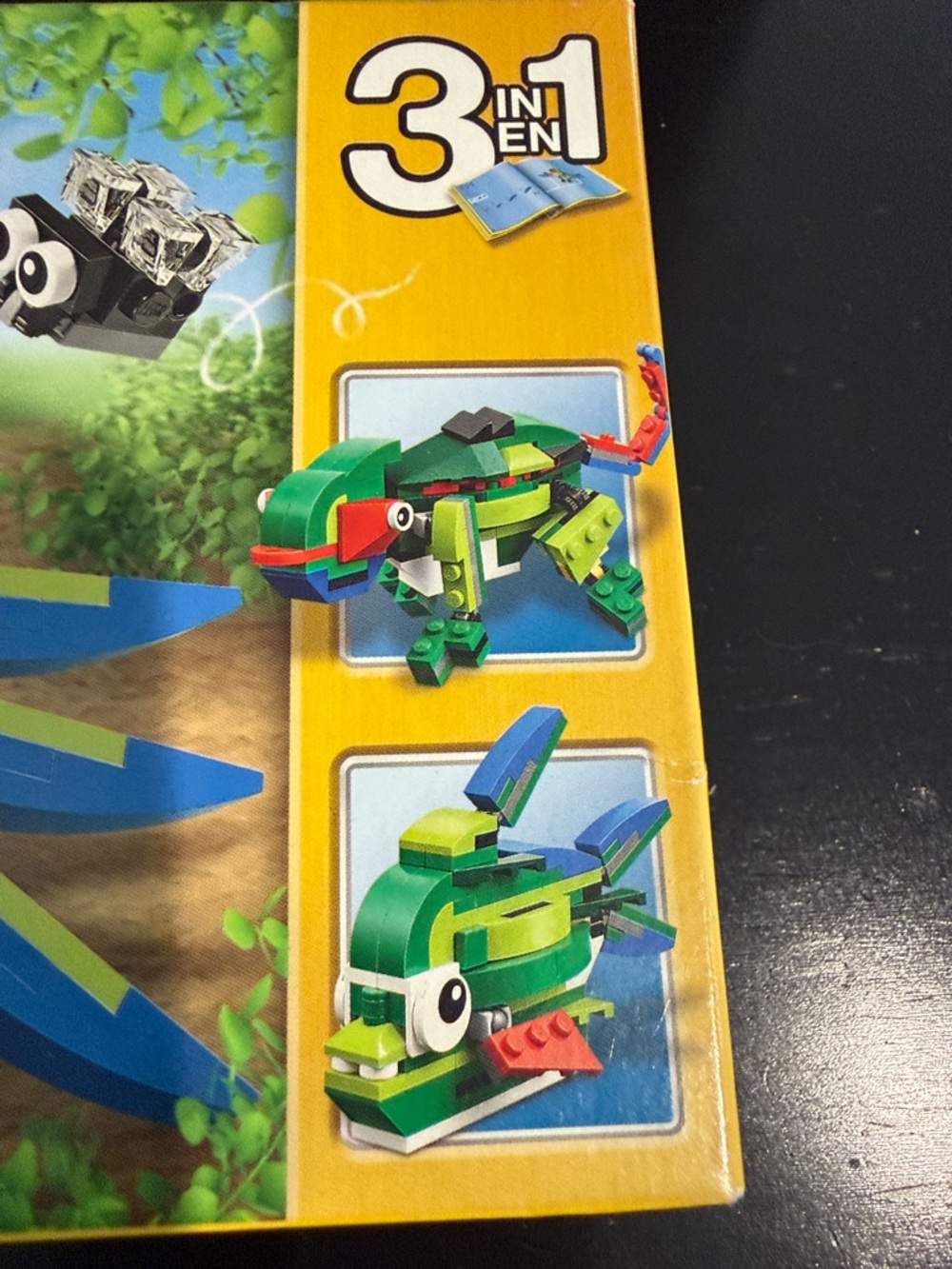 Lego Creator Parrot and Frog Set with Red, Yellow, Green, Blue Accents Retired - Picture 4 of 8